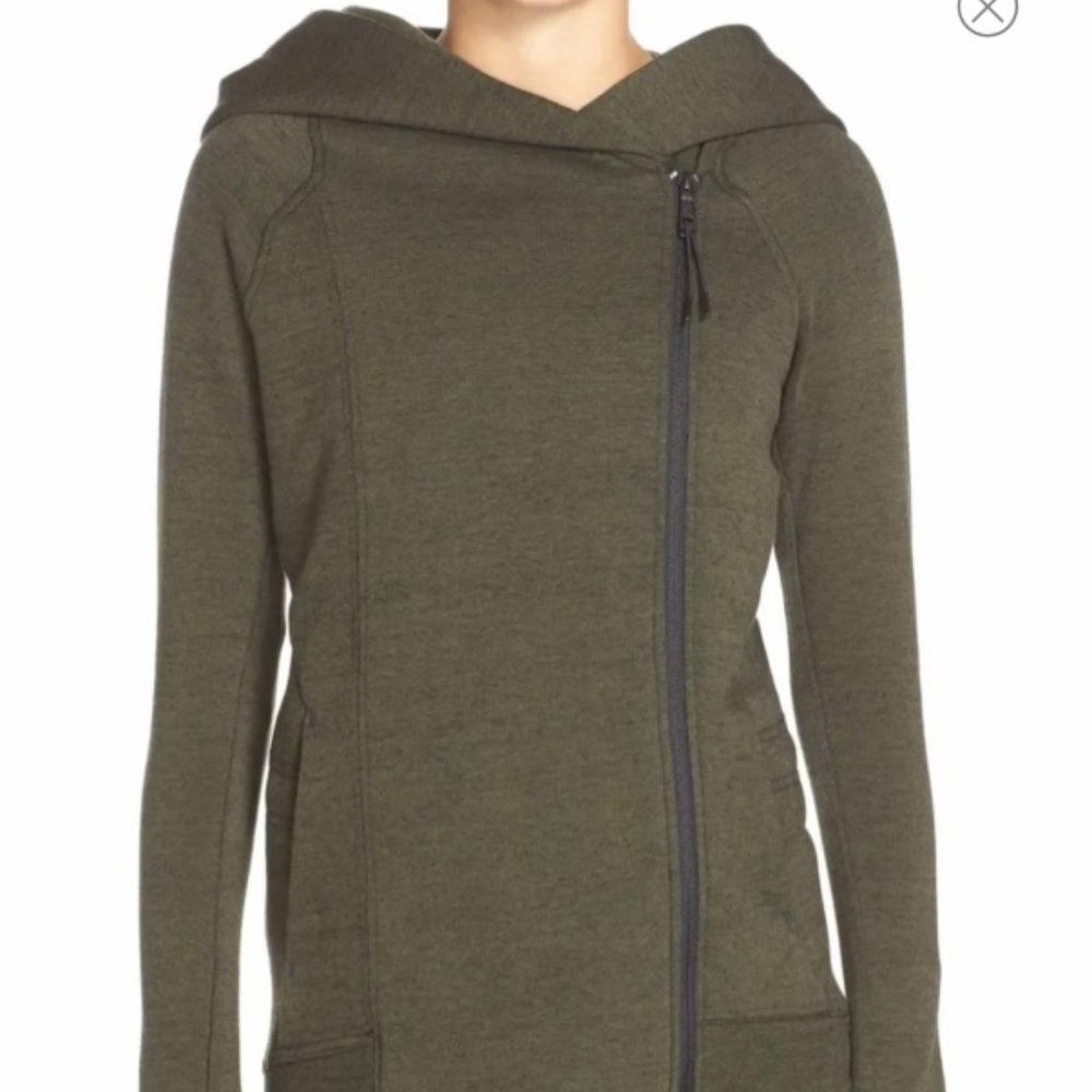 Nike Women's Tech Fleece Cape Jacket